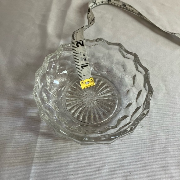 Textured Clear Glass Bowl - Picture 4 of 4